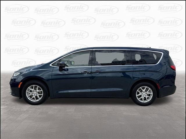 new 2025 Chrysler Pacifica car, priced at $47,301