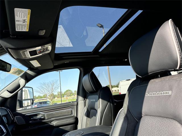 new 2025 Ram 1500 car, priced at $67,601