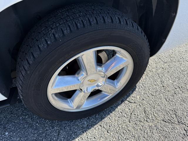 used 2009 Chevrolet Avalanche car, priced at $9,950