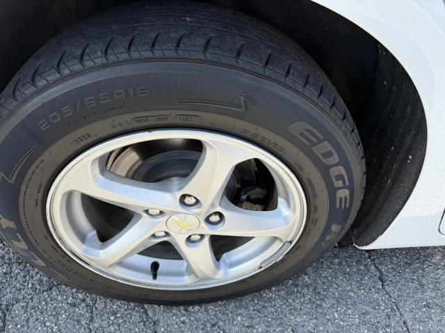 used 2018 Chevrolet Malibu car, priced at $12,004