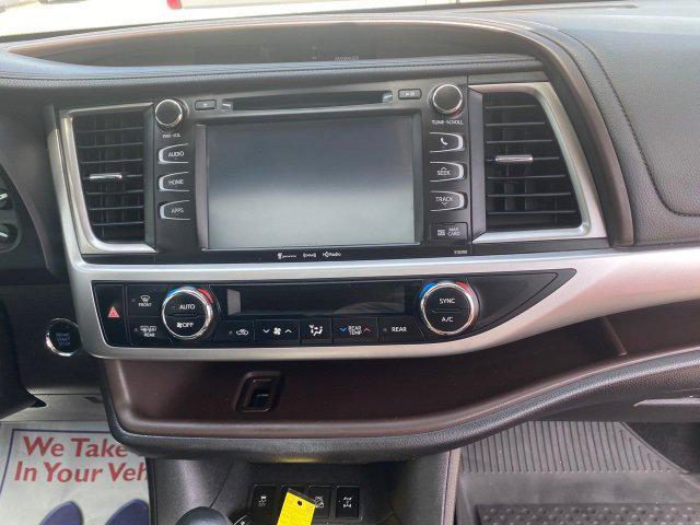 used 2019 Toyota Highlander car, priced at $19,000