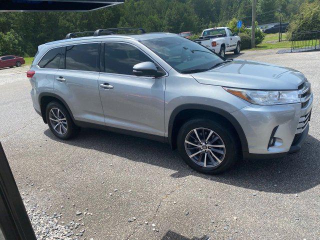 used 2019 Toyota Highlander car, priced at $19,000