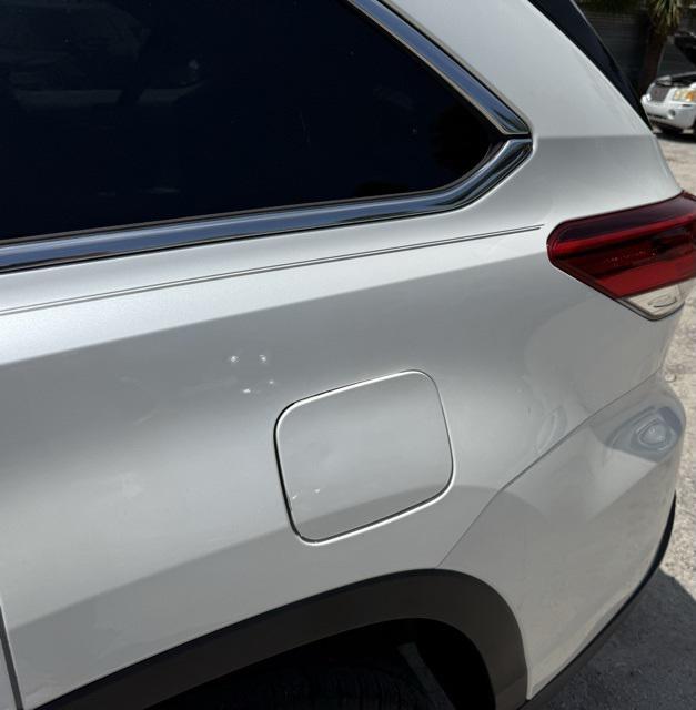 used 2018 Toyota Highlander car, priced at $16,669