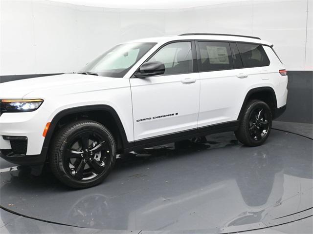 new 2025 Jeep Grand Cherokee L car, priced at $42,925