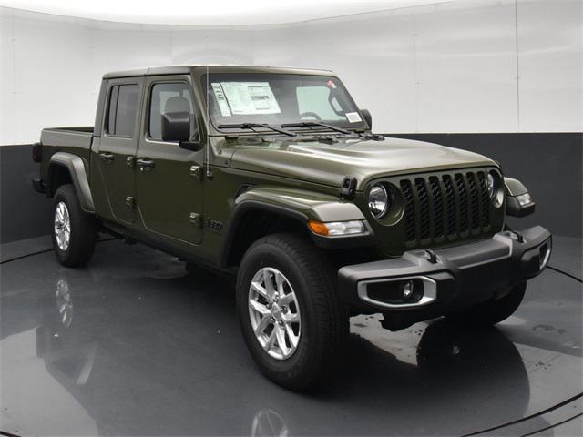 new 2023 Jeep Gladiator car, priced at $47,522