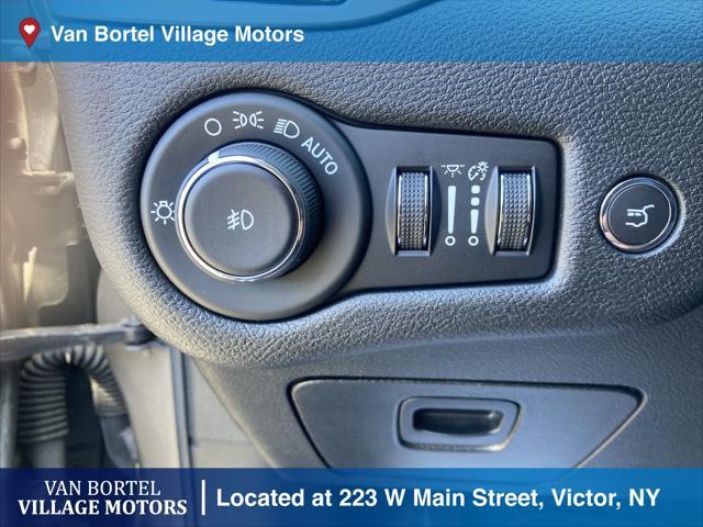 used 2019 Jeep Cherokee car, priced at $19,500