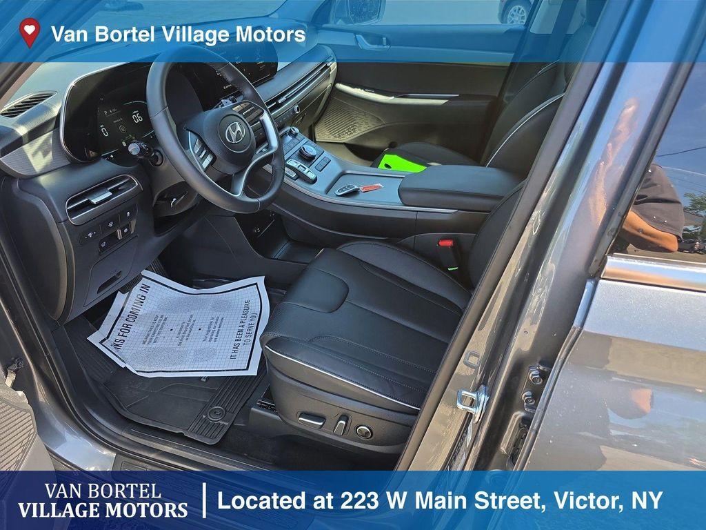 used 2024 Hyundai Palisade car, priced at $37,900
