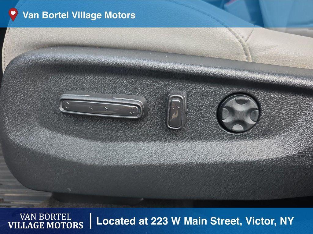 used 2021 Honda CR-V car, priced at $26,900