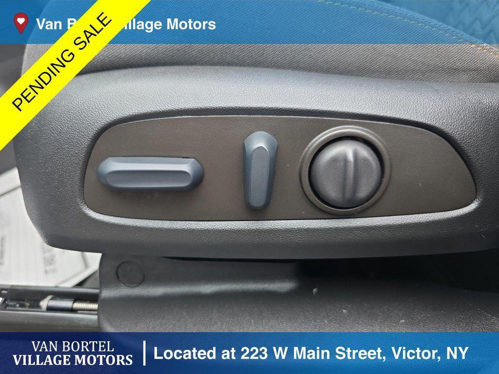 used 2022 Chevrolet Equinox car, priced at $20,900