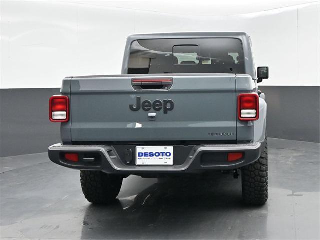 new 2025 Jeep Gladiator car, priced at $40,038