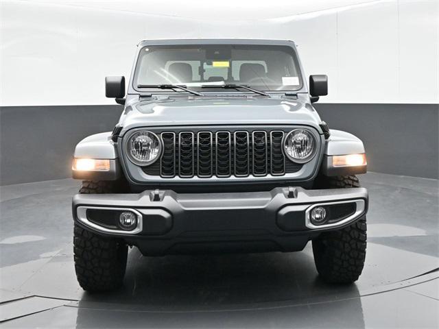 new 2025 Jeep Gladiator car, priced at $40,038