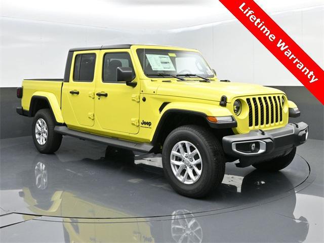 new 2023 Jeep Gladiator car, priced at $39,701