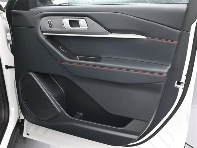 new 2025 Ford Explorer car, priced at $45,696