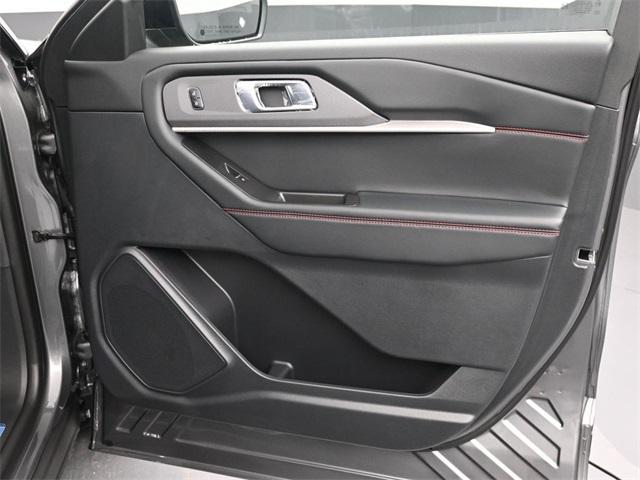 new 2025 Ford Explorer car, priced at $45,653