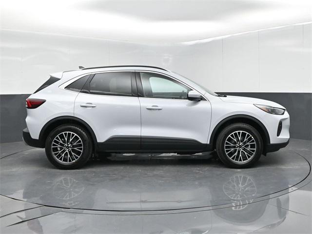 new 2025 Ford Escape PHEV car, priced at $28,174