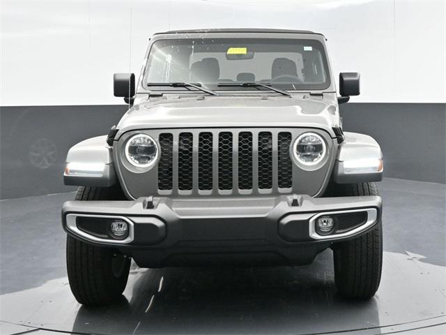 new 2023 Jeep Gladiator car, priced at $40,011