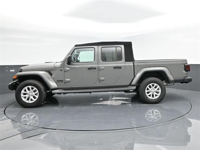 new 2023 Jeep Gladiator car, priced at $40,011