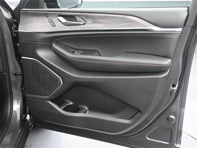 new 2025 Jeep Grand Cherokee car, priced at $55,193