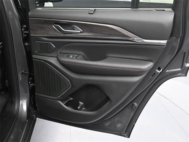 new 2025 Jeep Grand Cherokee car, priced at $55,193