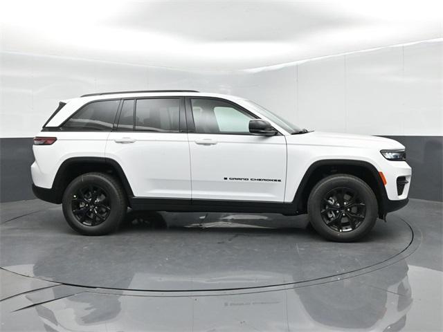 new 2025 Jeep Grand Cherokee car, priced at $42,024