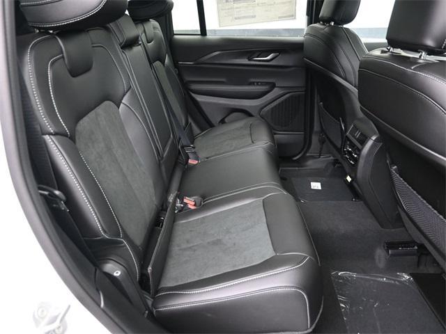 new 2025 Jeep Grand Cherokee car, priced at $42,024