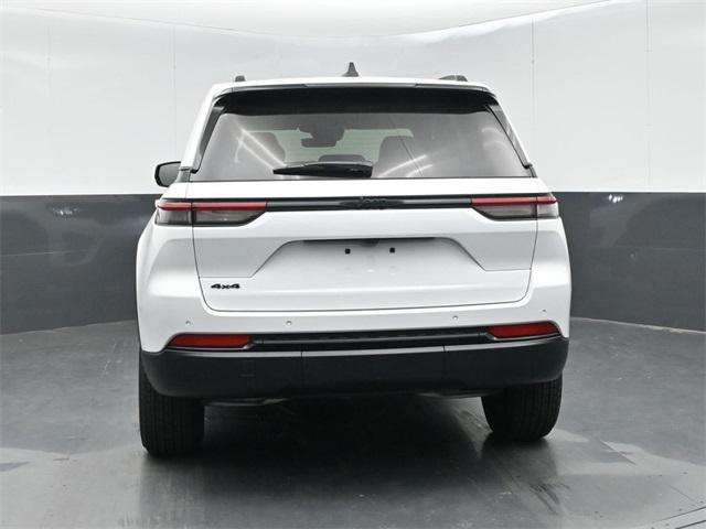 new 2025 Jeep Grand Cherokee car, priced at $42,024