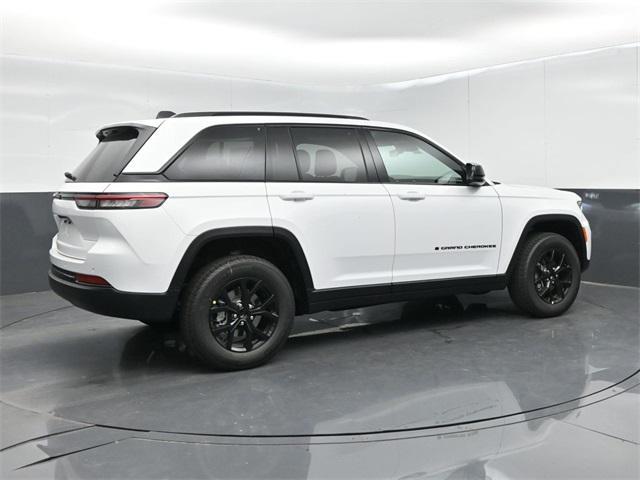 new 2025 Jeep Grand Cherokee car, priced at $42,024