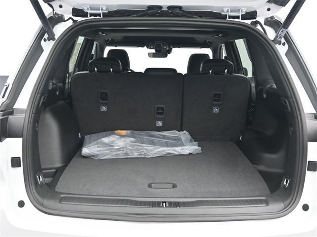 new 2025 Jeep Grand Cherokee car, priced at $42,024