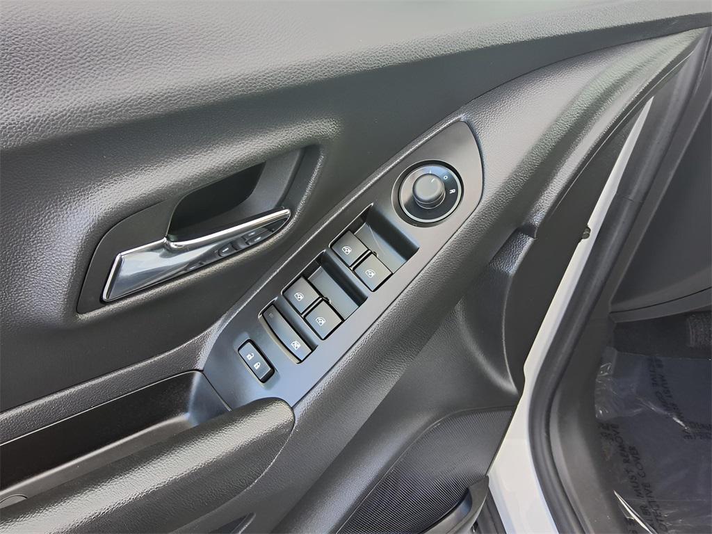 used 2022 Chevrolet Trax car, priced at $16,978