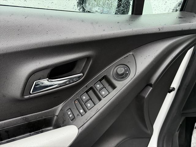 used 2022 Chevrolet Trax car, priced at $17,425