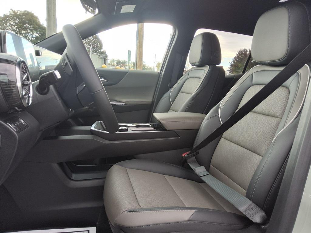 new 2026 Chevrolet Equinox car, priced at $34,870