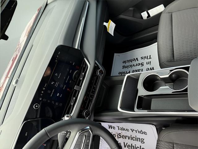new 2025 Chevrolet Equinox car, priced at $33,090