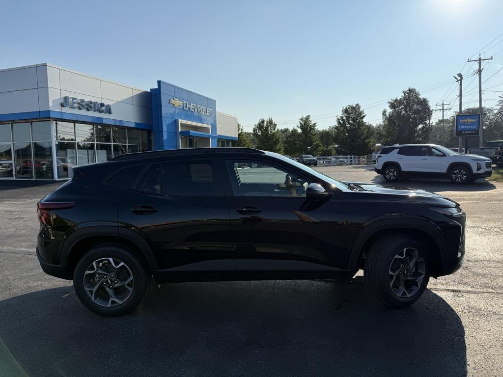 new 2025 Chevrolet Trax car, priced at $25,735