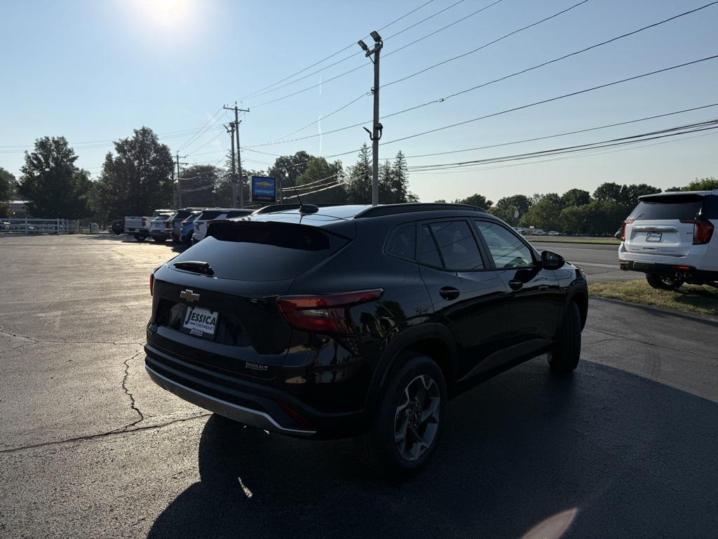 new 2025 Chevrolet Trax car, priced at $25,735