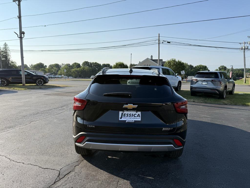 new 2025 Chevrolet Trax car, priced at $25,735