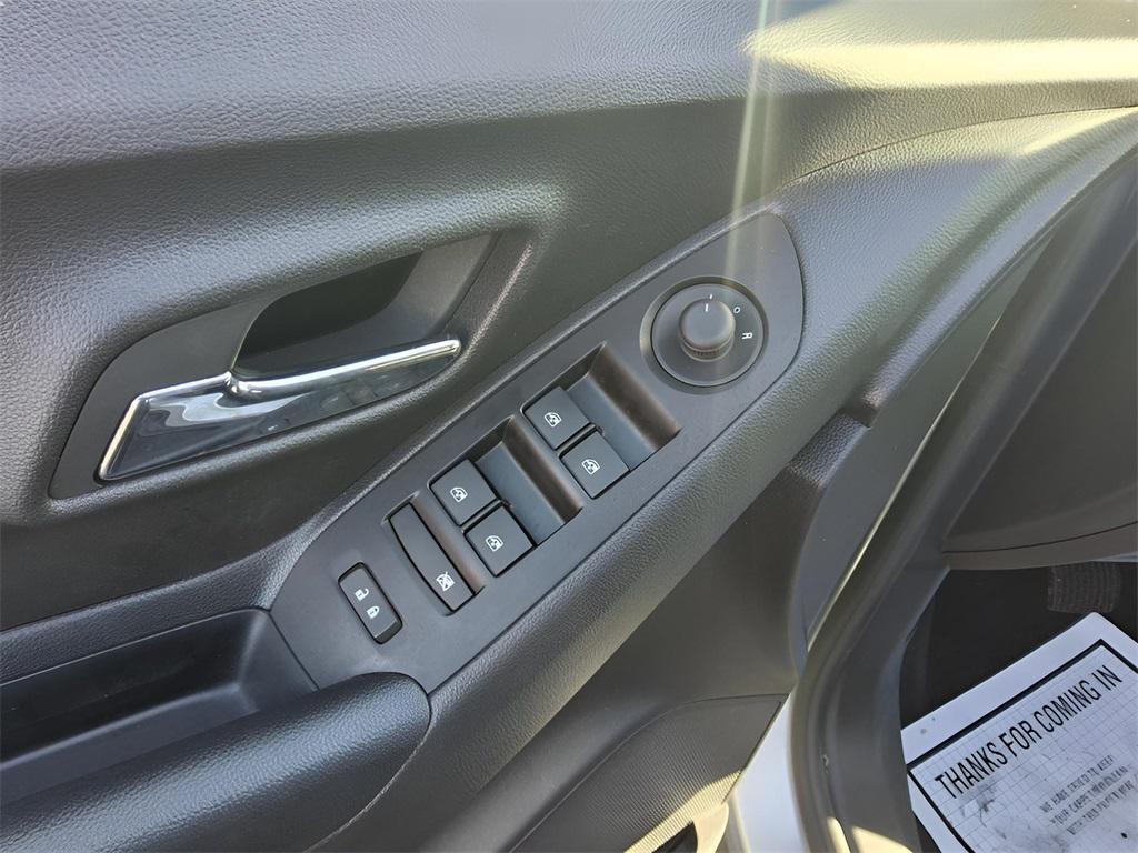 used 2022 Chevrolet Trax car, priced at $19,225
