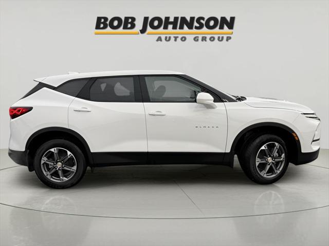 new 2025 Chevrolet Blazer car, priced at $40,010