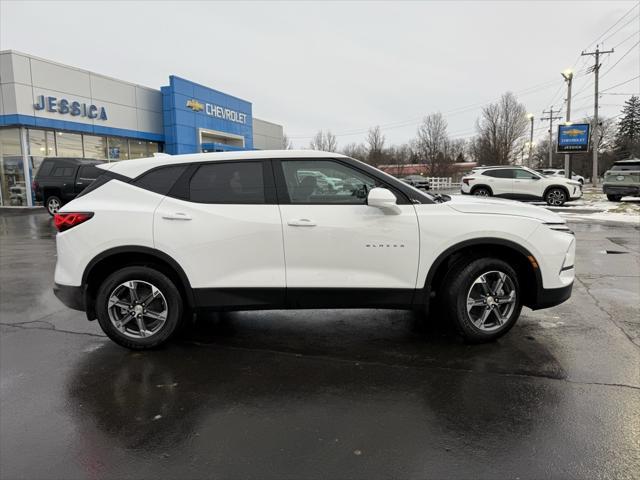 new 2025 Chevrolet Blazer car, priced at $40,010