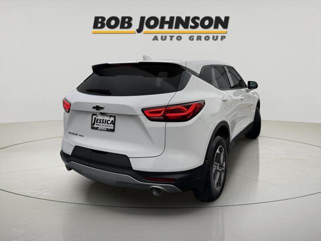new 2025 Chevrolet Blazer car, priced at $40,010