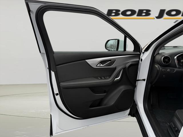 new 2025 Chevrolet Blazer car, priced at $40,010