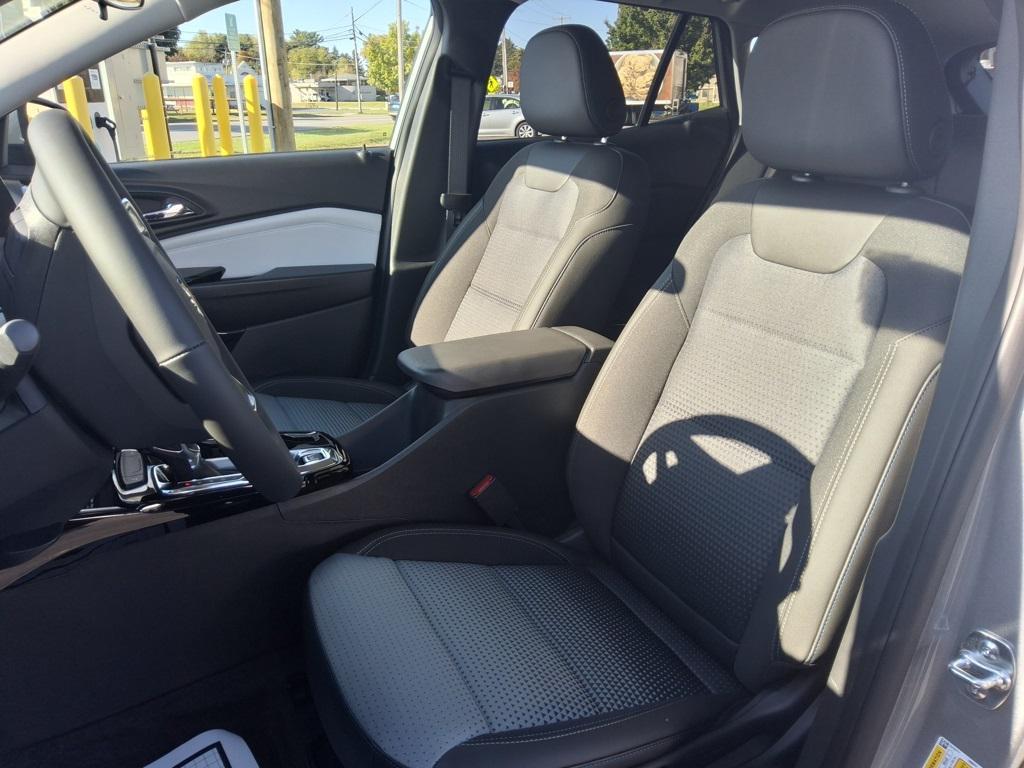 new 2025 Chevrolet Trax car, priced at $26,630