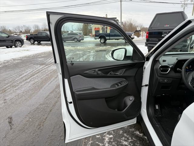 new 2025 Chevrolet TrailBlazer car, priced at $28,725