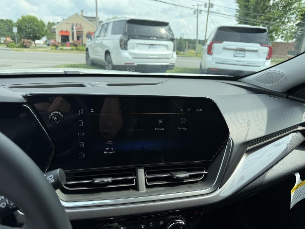 new 2025 Chevrolet Trax car, priced at $27,835