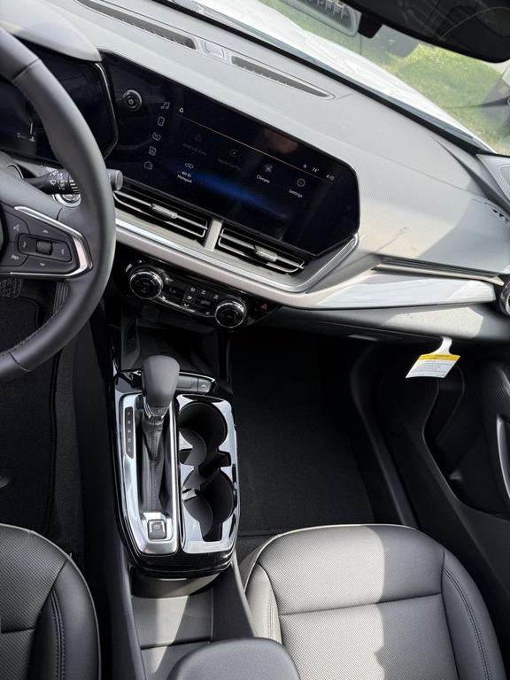 new 2025 Chevrolet Trax car, priced at $27,835