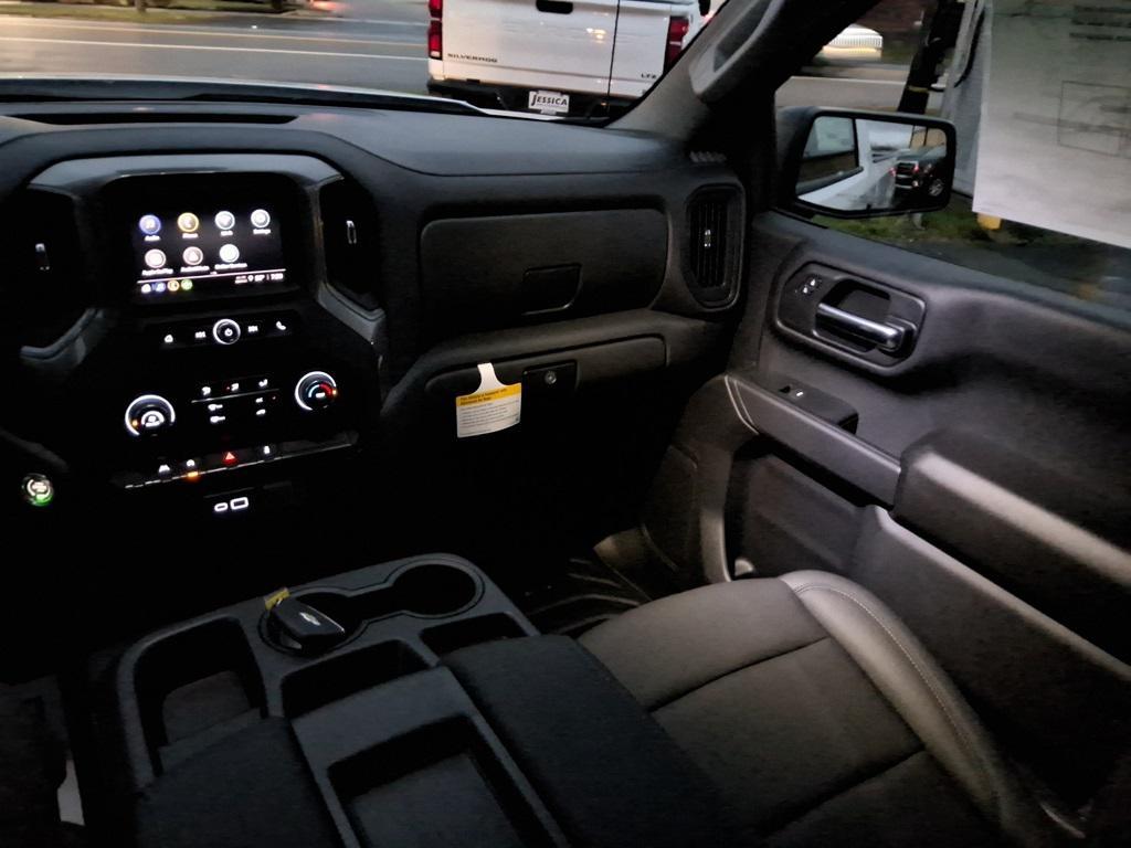 new 2025 Chevrolet Silverado 1500 car, priced at $39,567
