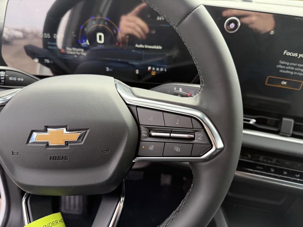 new 2025 Chevrolet Equinox car, priced at $30,740