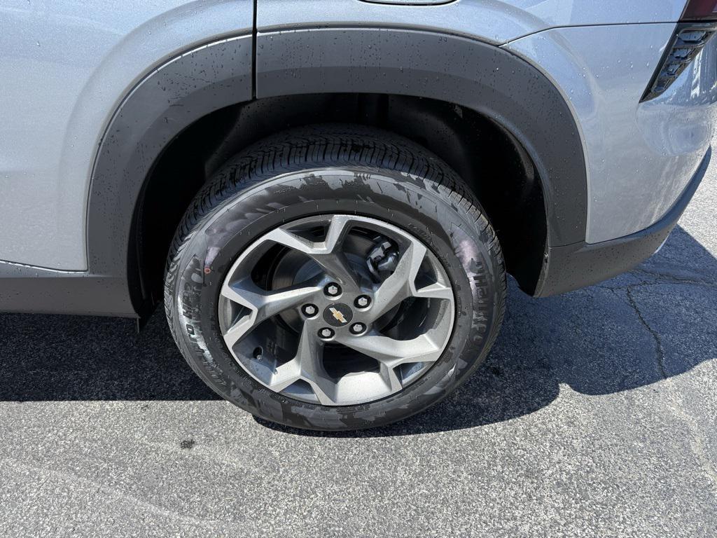 new 2025 Chevrolet Trax car, priced at $25,239