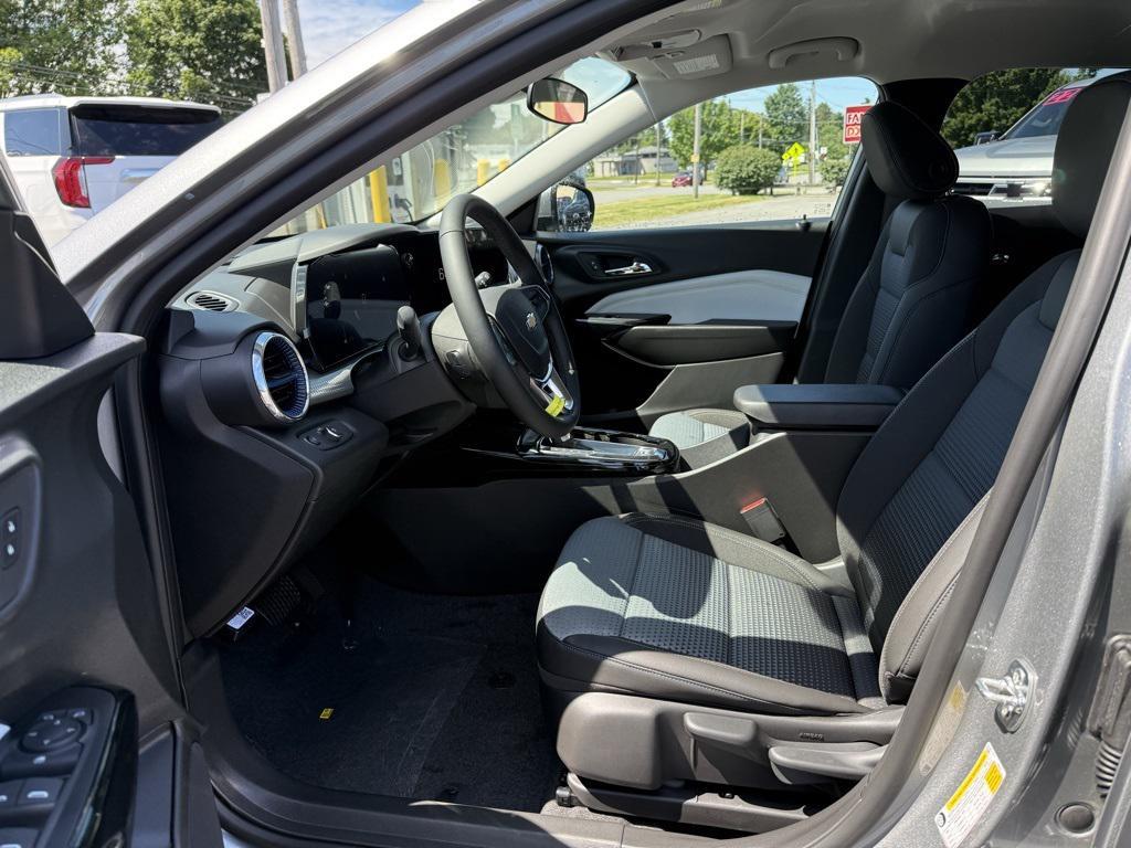 new 2025 Chevrolet Trax car, priced at $25,239