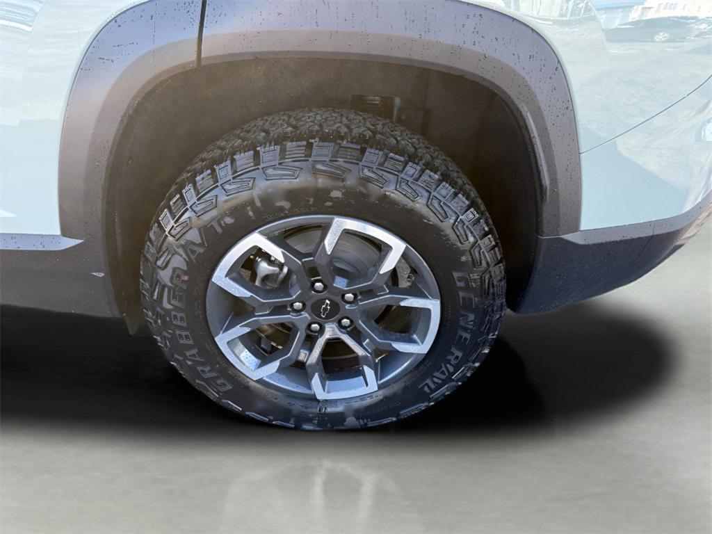 new 2025 Chevrolet Equinox car, priced at $34,345