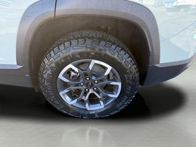 new 2025 Chevrolet Equinox car, priced at $34,345